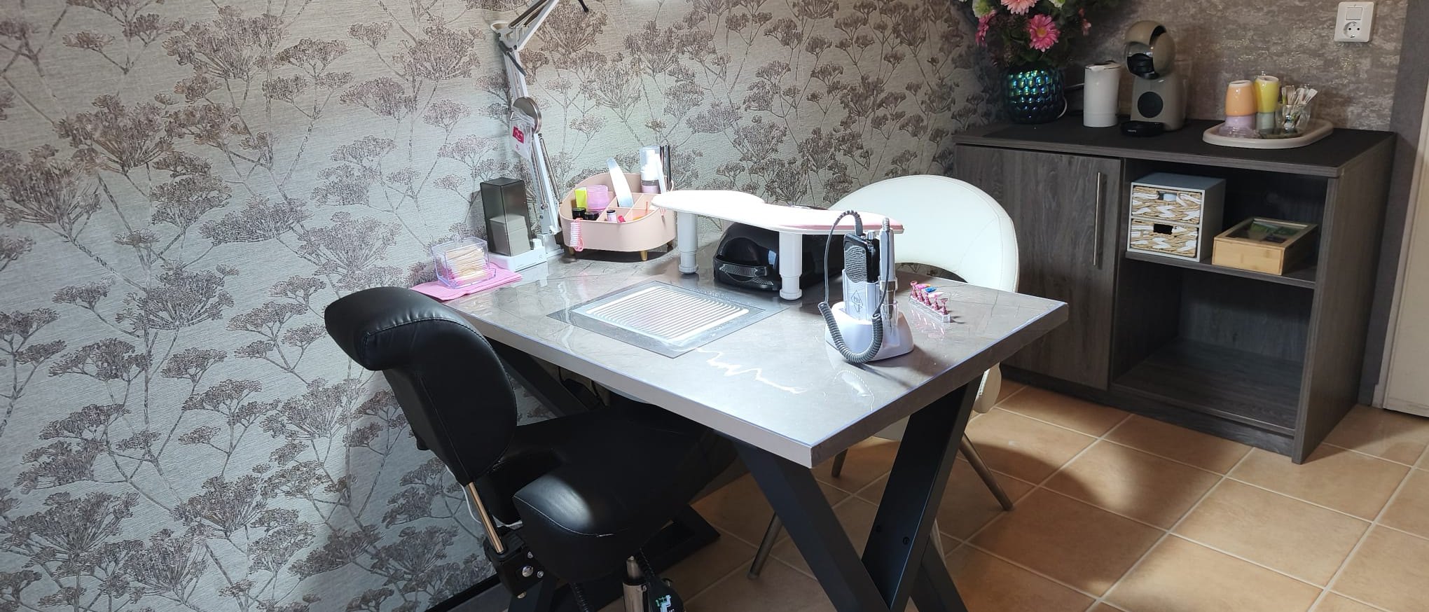 De behandelplek van Claus Nagelhoekje, nagelstudio aan huis in Purmerend