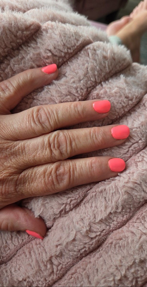 Nagels gedaan door Claus Nagelhoekje